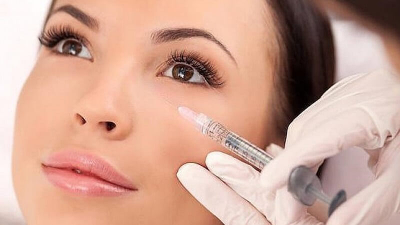 the main image - eye gel injection