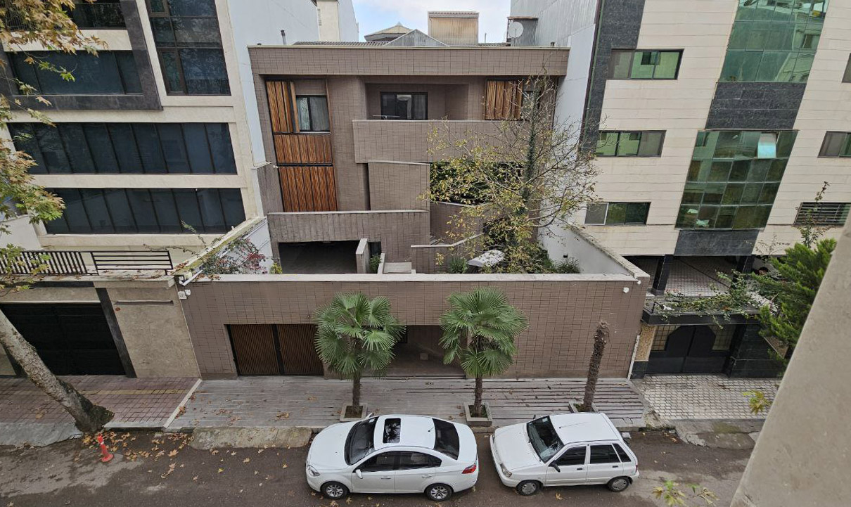 main facae, bird eye veiw, house in 157th street