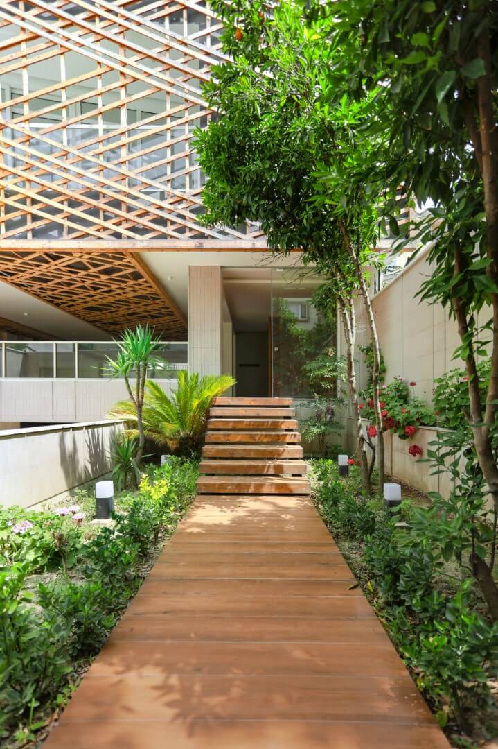 entrance yard, photo of 170st. apartment project