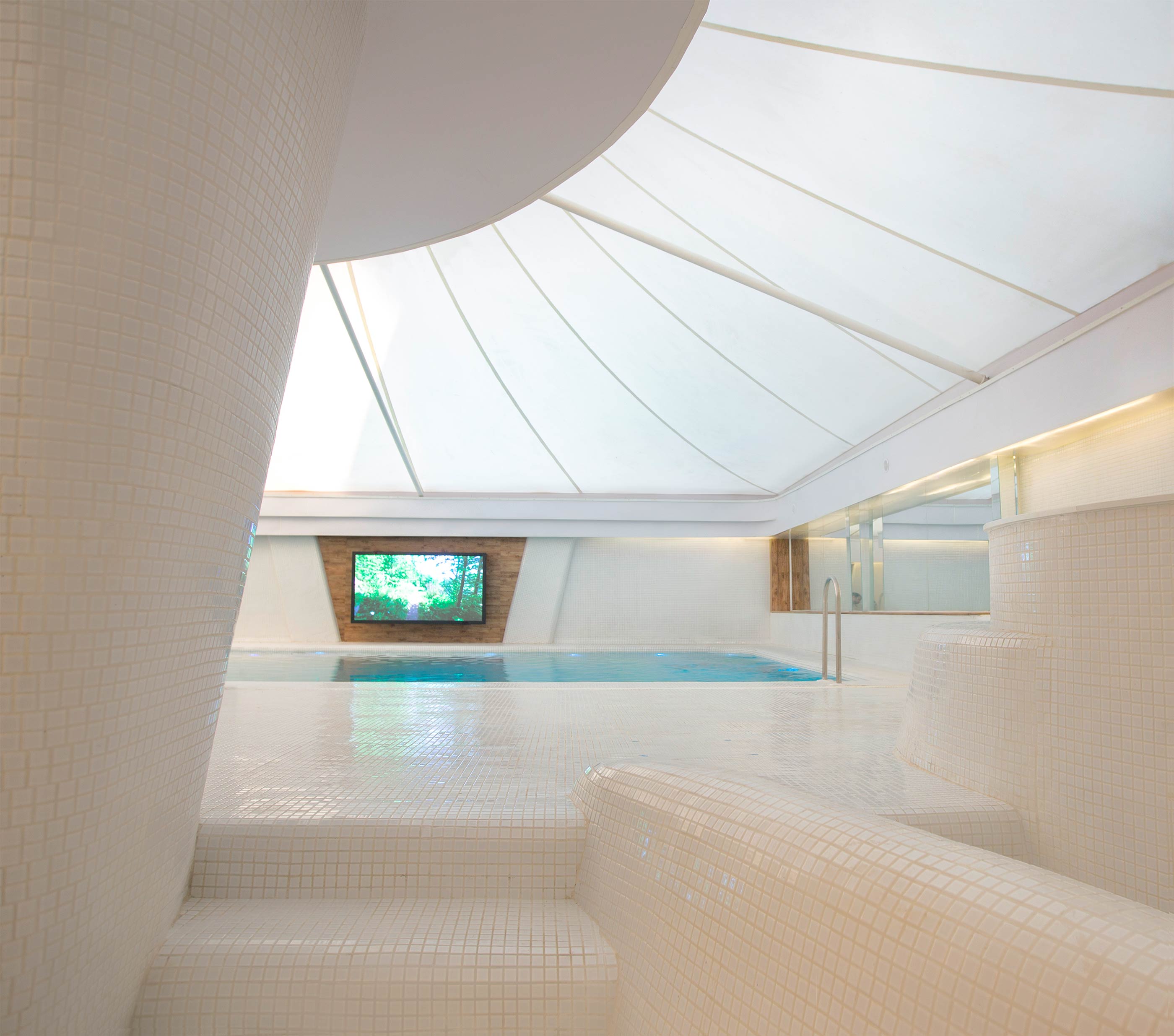 photo of infinite-pool 13