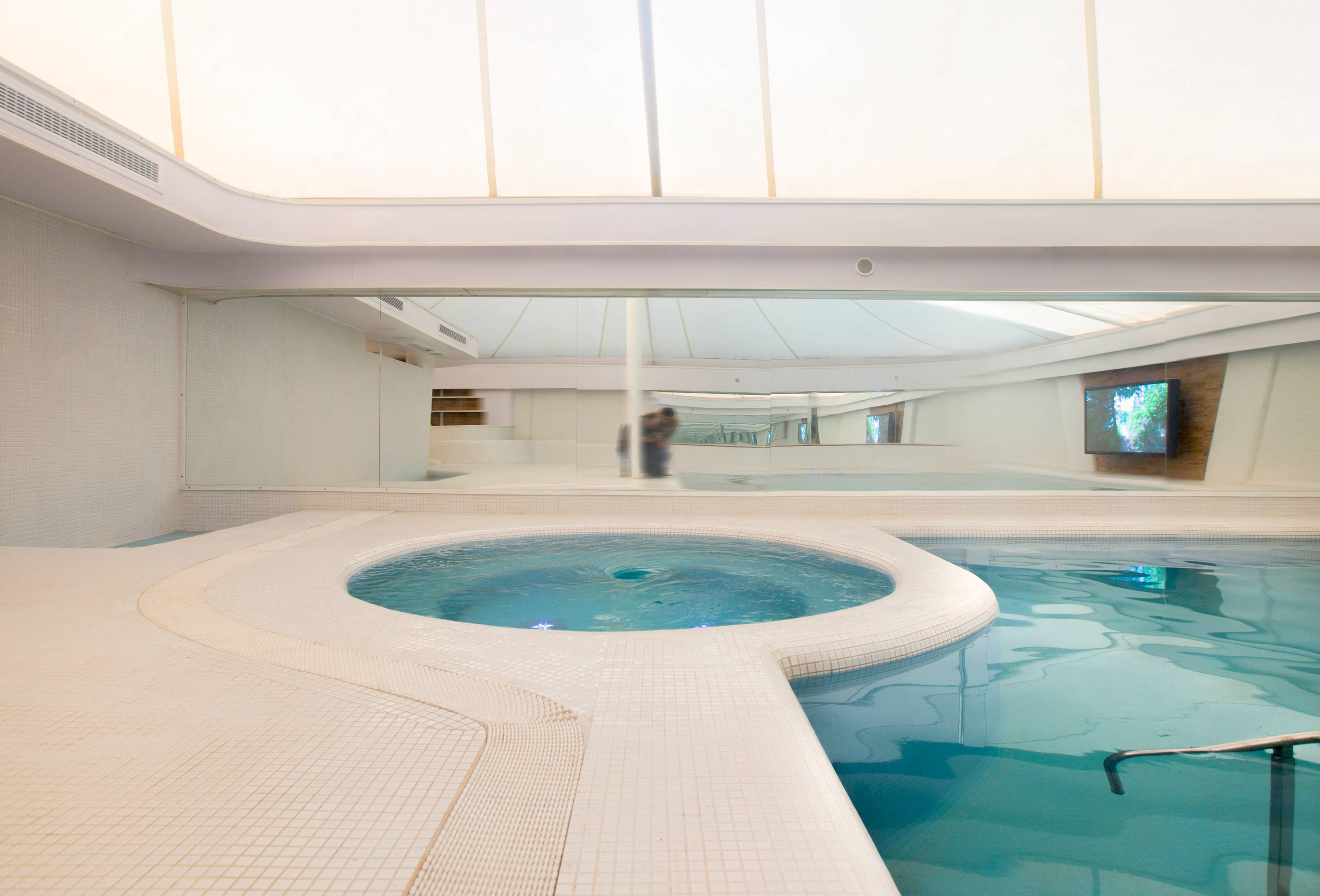 photo of infinite-pool 2