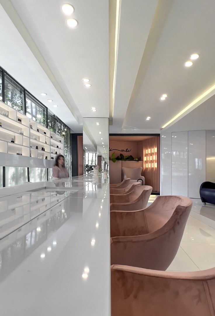 manicure and pedicure, nilli beauty salon