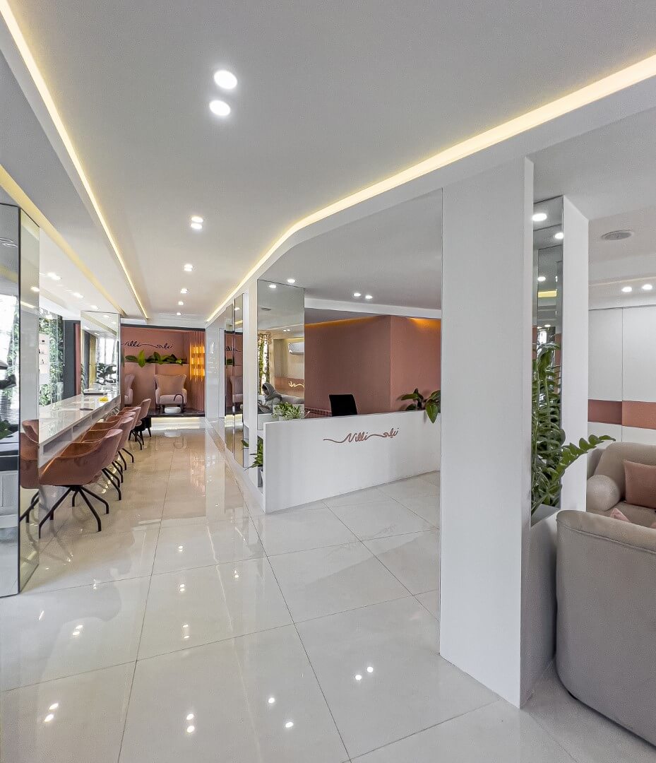 manicure, mirrors, management desk, nilli beauty salon