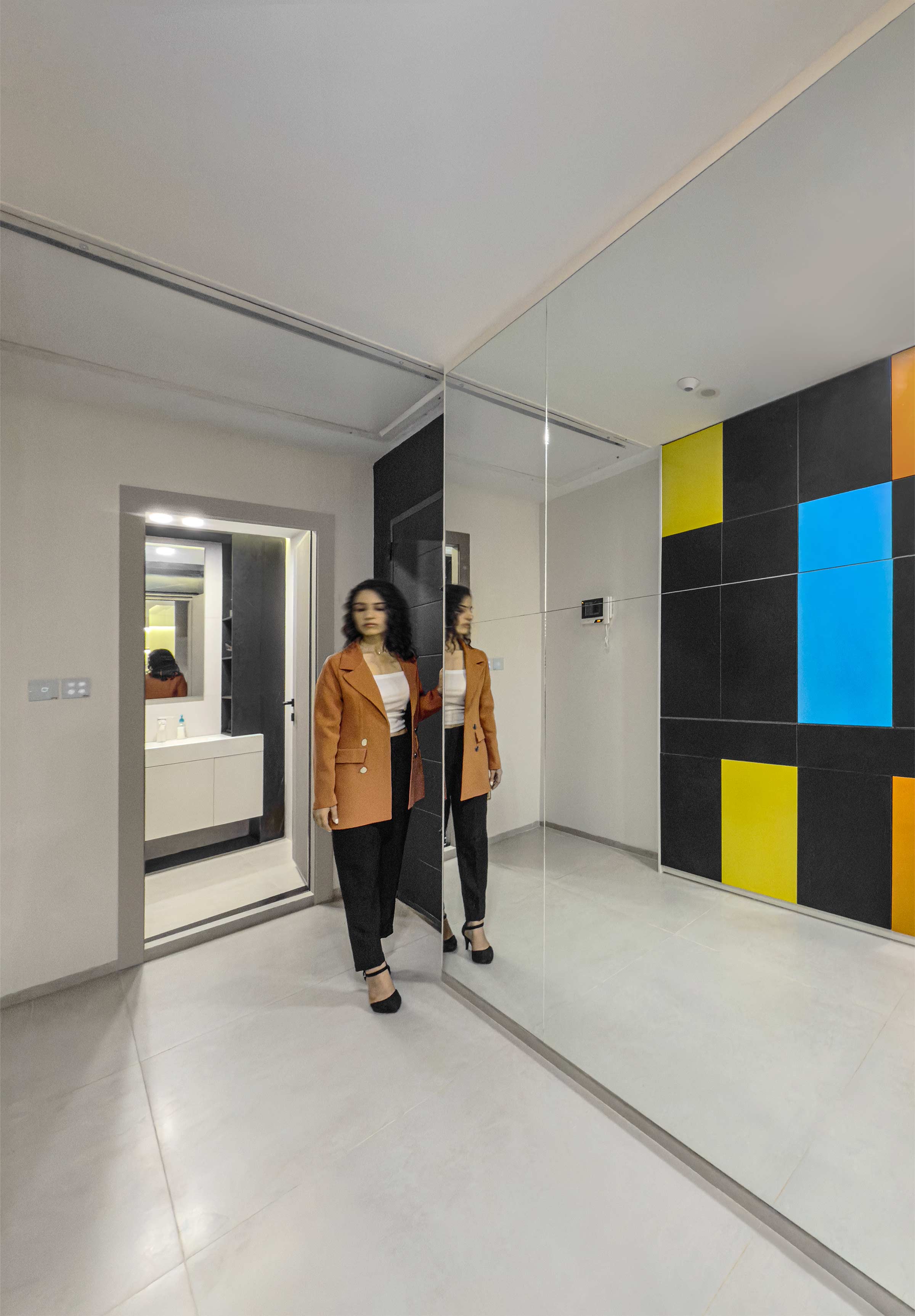 the Entryway closet, the 1st through 4th floors, the Jameh-Chin (Pleated Veil) Apartment,100 St, Rasht, Iran